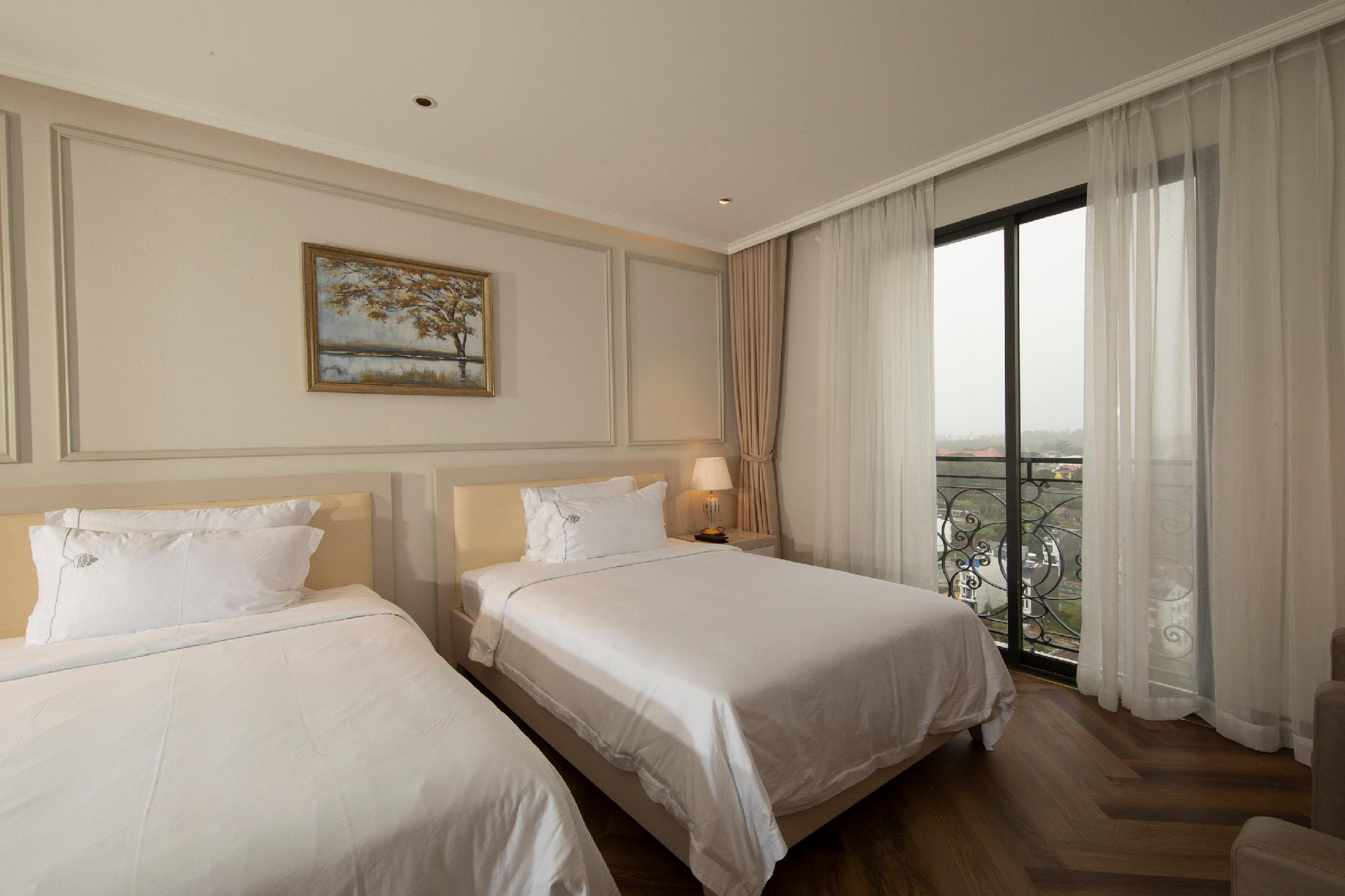 Deluxe Twin Hill View