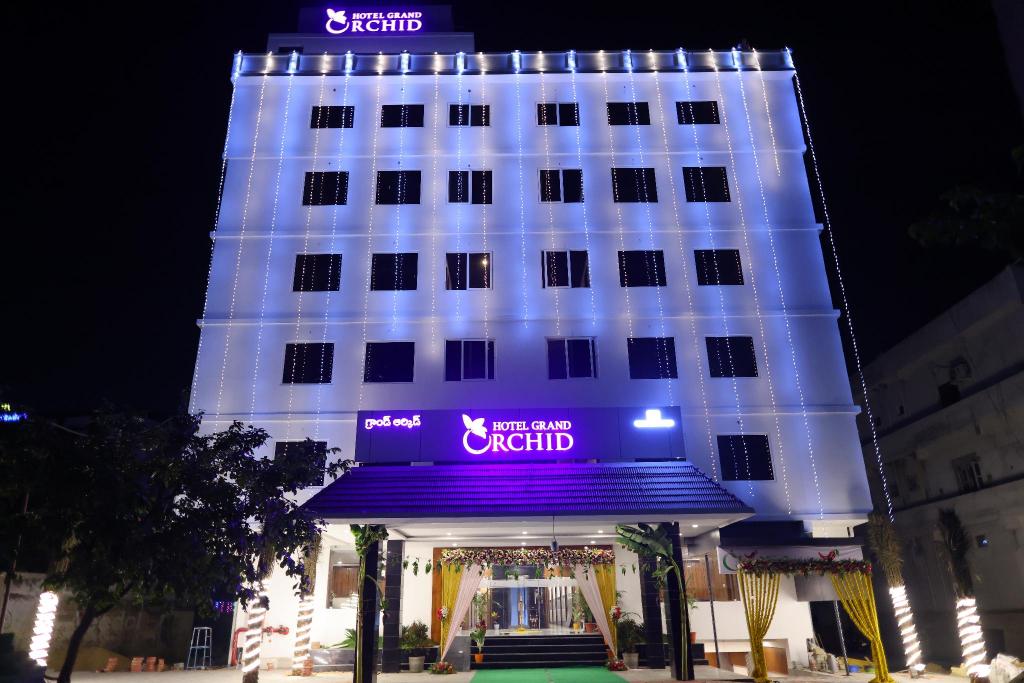 Hotel Grand Orchid 1/38