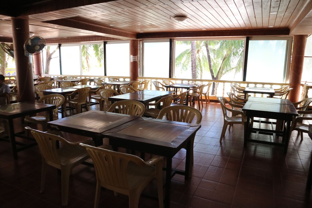 Boracay Peninsula Resort 24/38