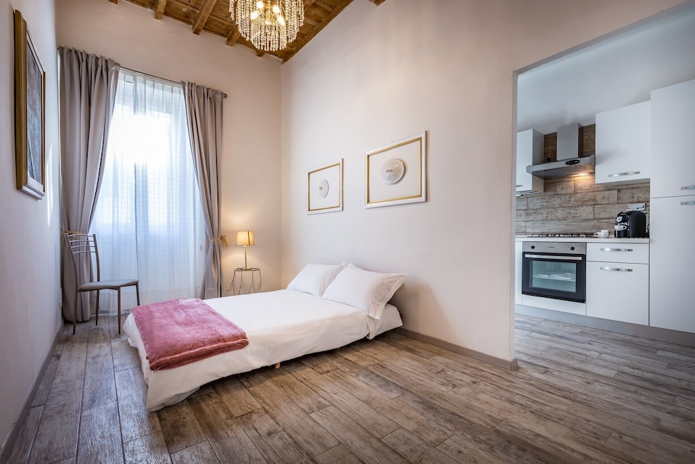 Arno Apartment B 7/32