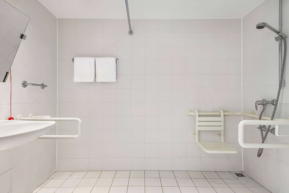 Vienna House Easy by Wyndham Wuppertal 49/50