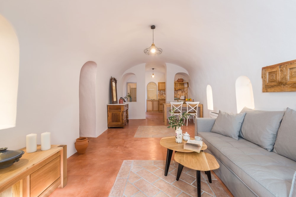 Kastro Mansion 27/50