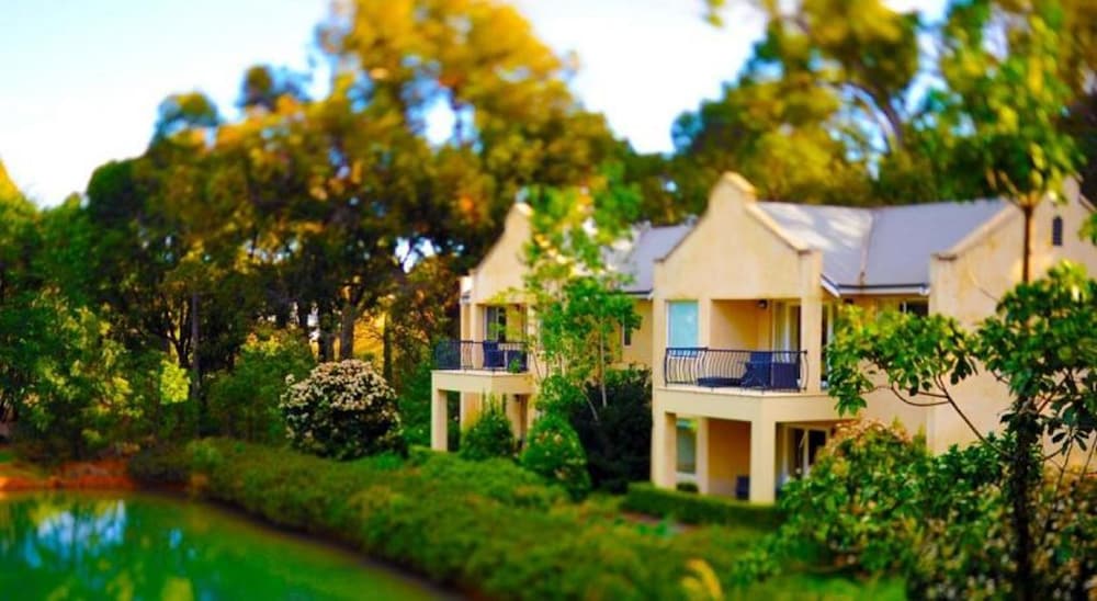 CAPE LODGE 44/50