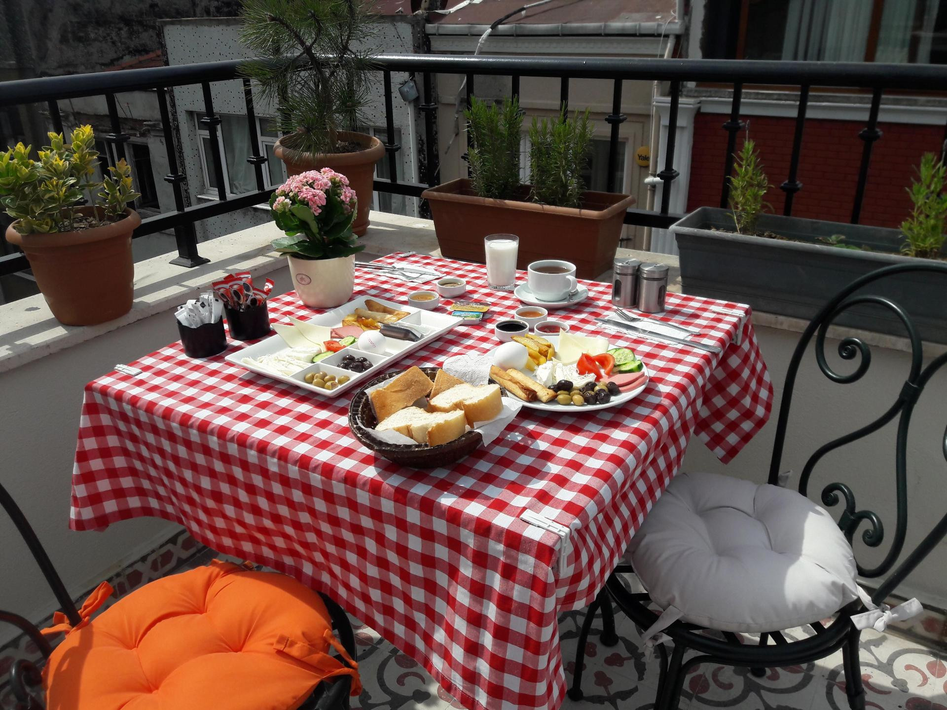 Borancik Suites 86/100
