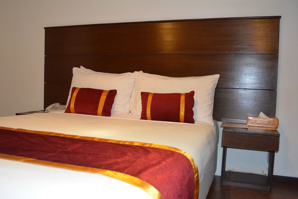 GRAND ORIENTAL HOTEL 13/60