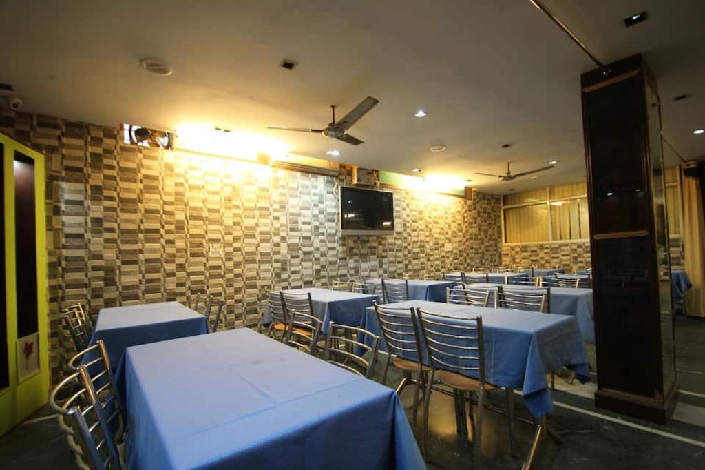 Sands INN Gurgaon 18/24