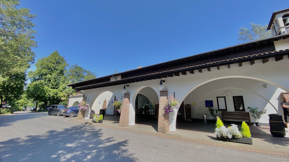 Europa Gatwick Hotel 42/50