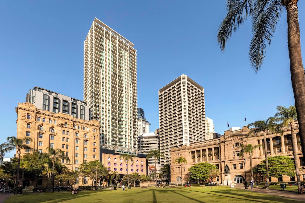 Oaks Brisbane Casino Tower Suites 5/50