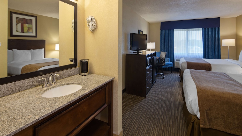 Best Western Port Huron Blue Water Bridge 18/31