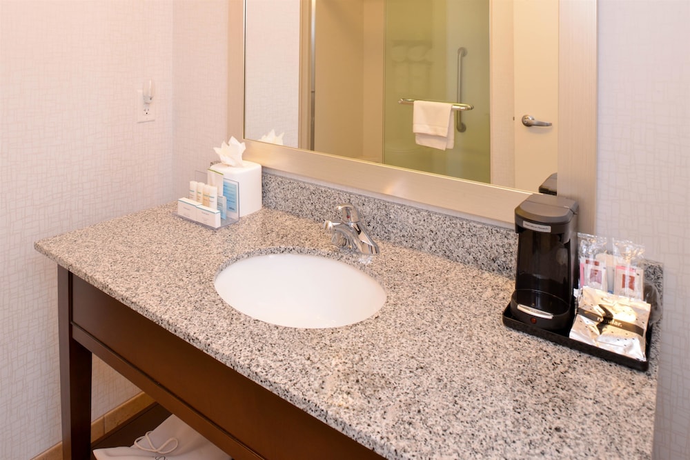 HAMPTON INN OMAHA MIDTOWN-AKSARBEN AREA 24/50