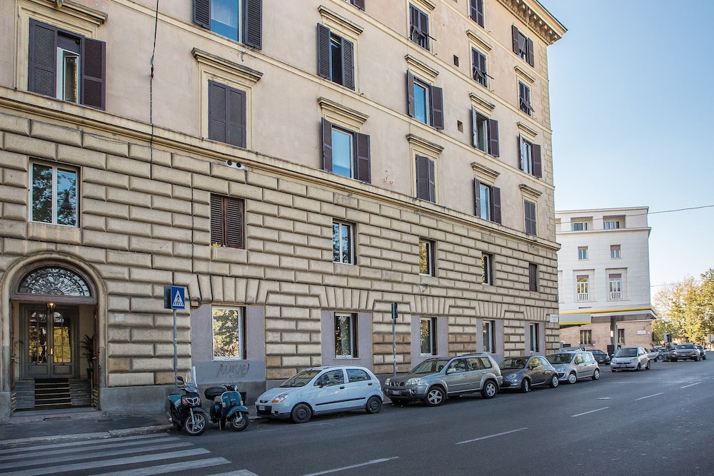 Palazzo Baj Guest House In Trastevere 41/50