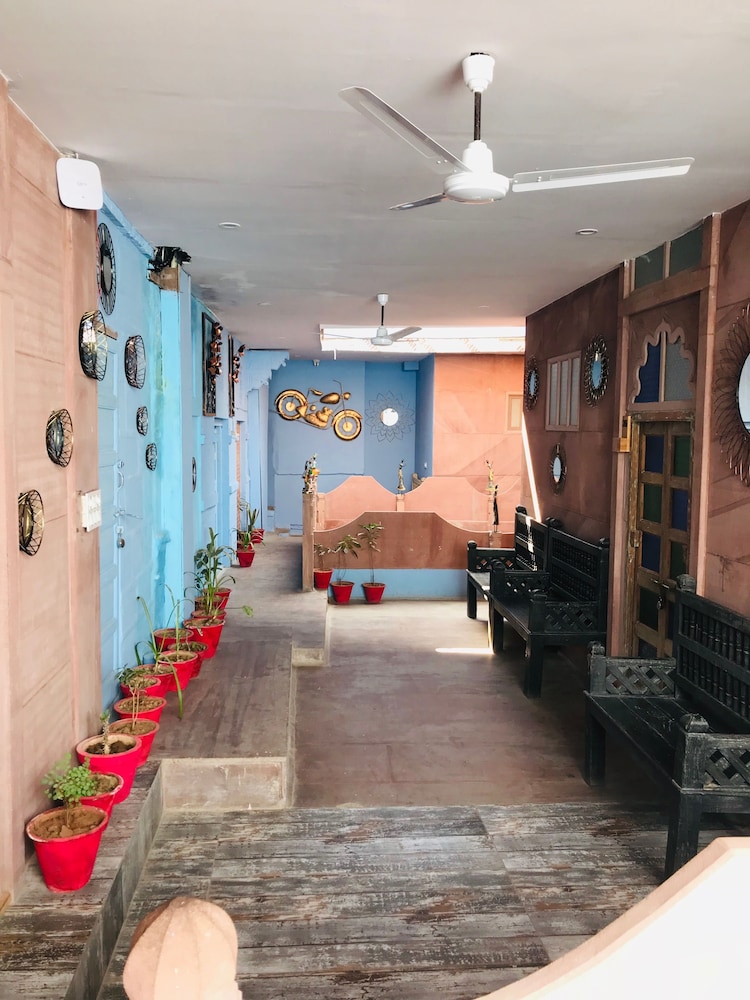 Rani Mahal 10/50