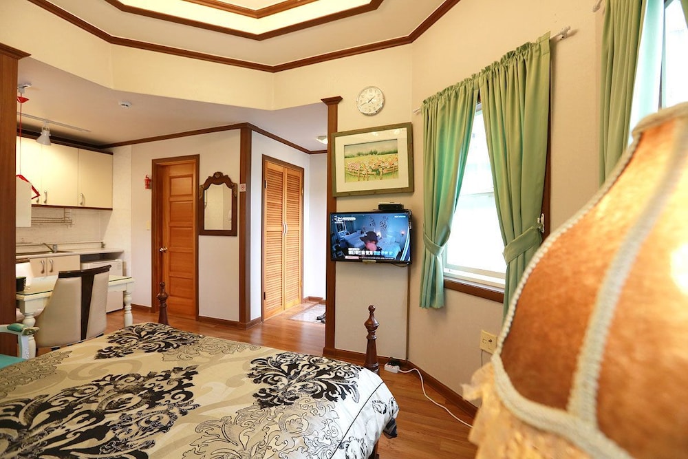 Pyeongchang Green Castle Pension 26/39