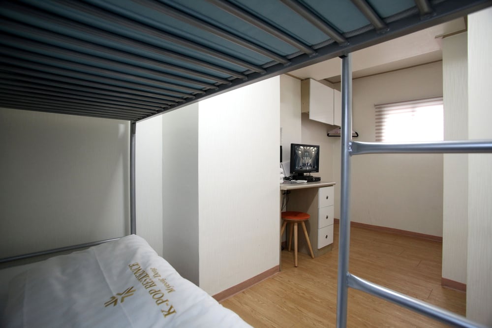 K Pop Residence I 37/75