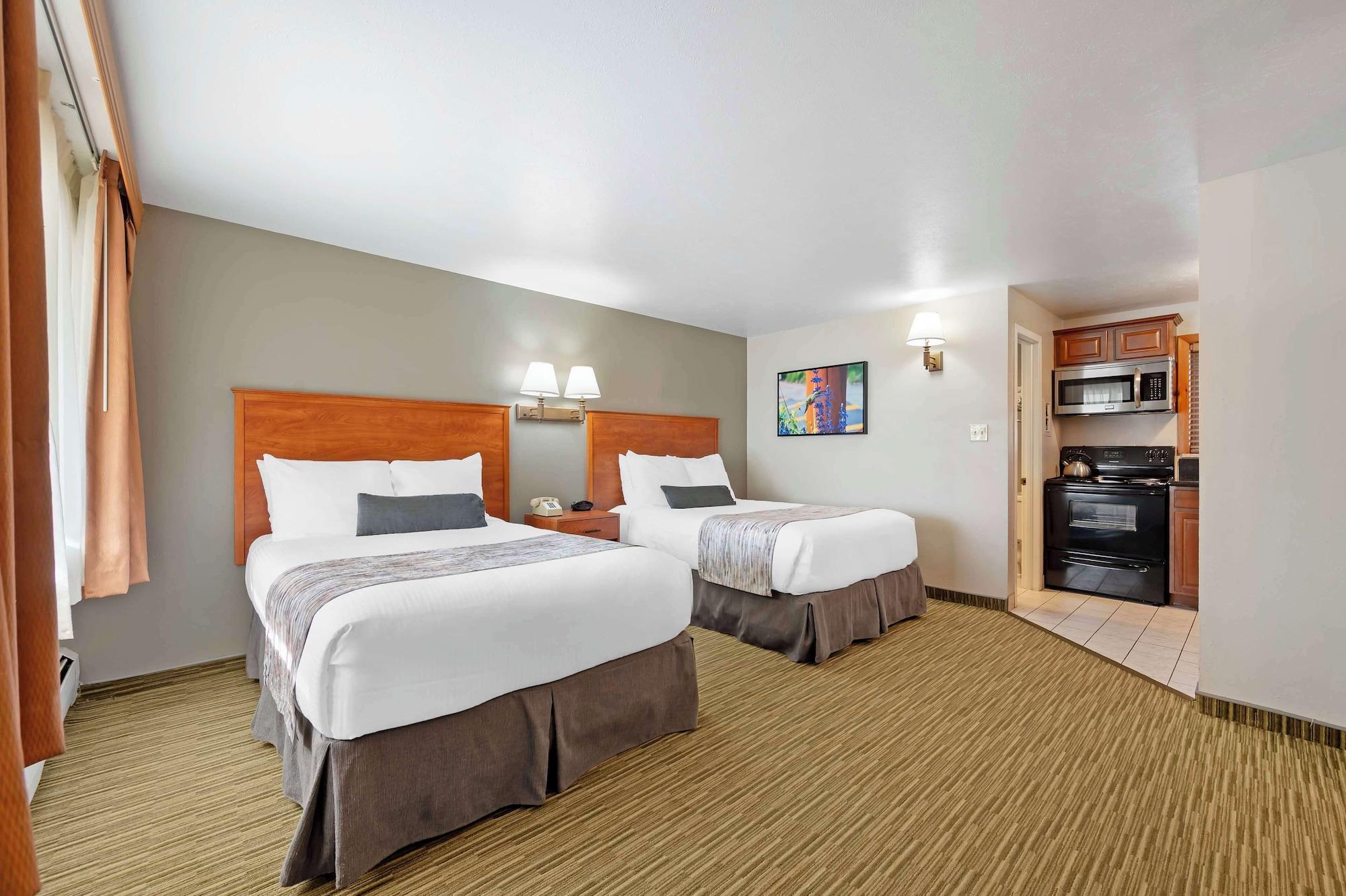 Suite, Multiple Beds, Balcony، Best Western Ptarmigan Lodge 5/8