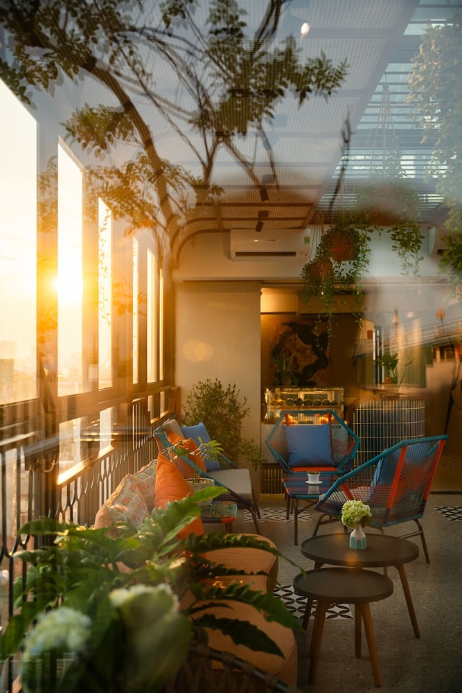 Le Parfum Apartment & Hotel 42/50