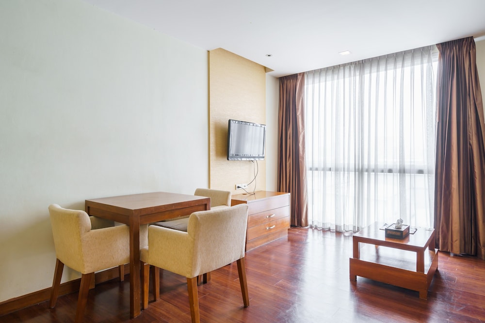 Lantana Resort Hotel 49/61