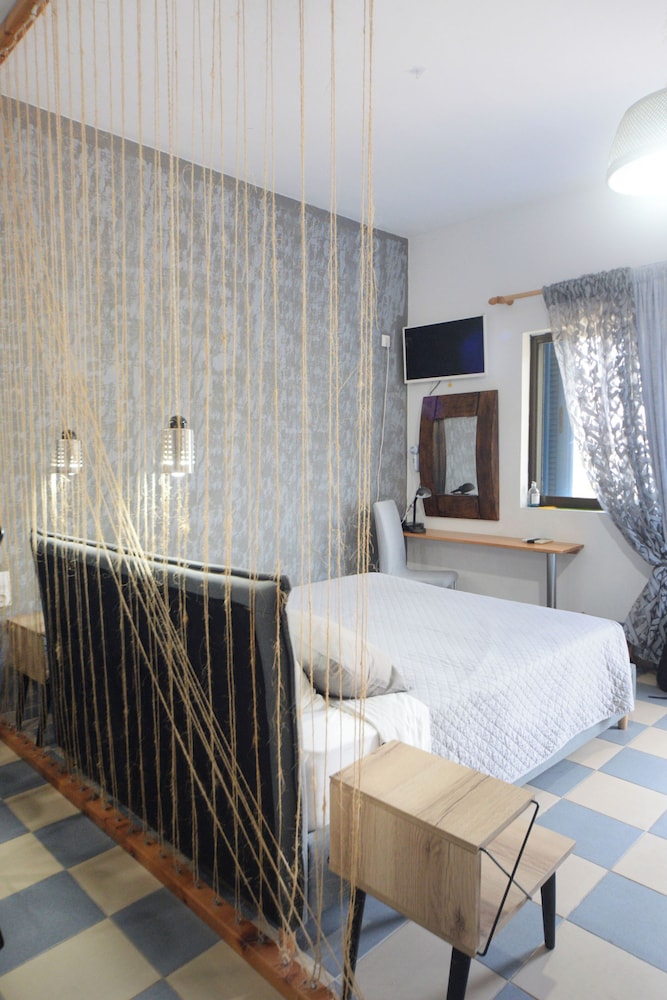 Panorama Studios & Apartments 24/66