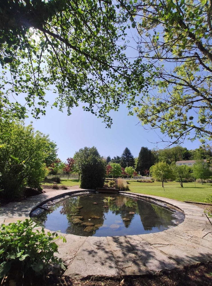 MILL PARK HOTEL 52/59