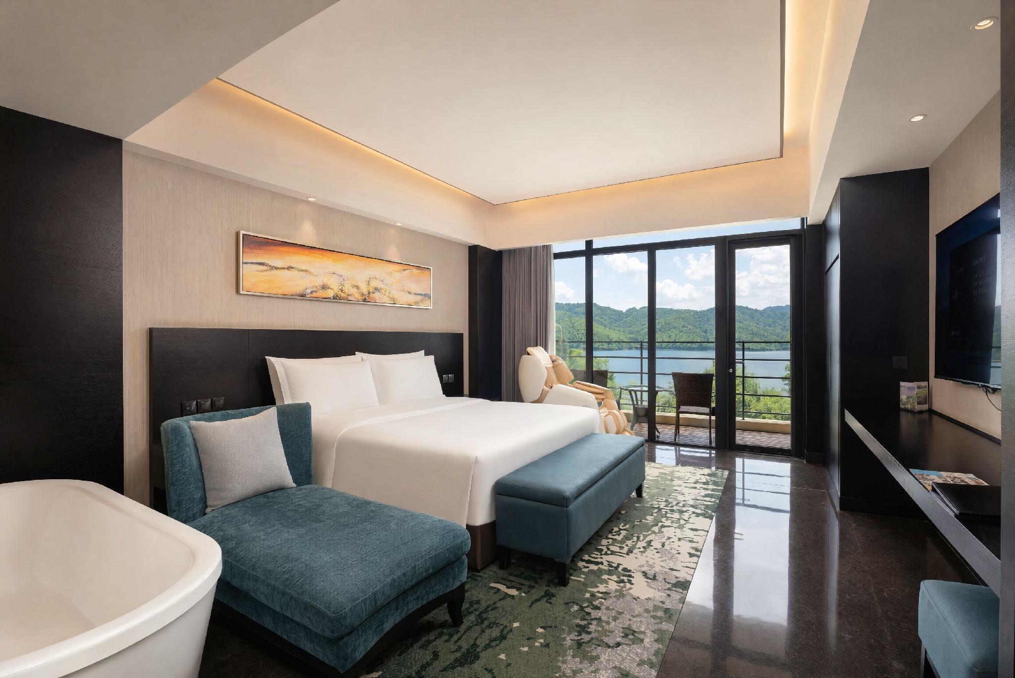 Hentique Resort & Spa 53/53