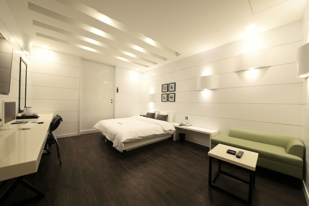 Premium Ava Hotel Sasang 20/50