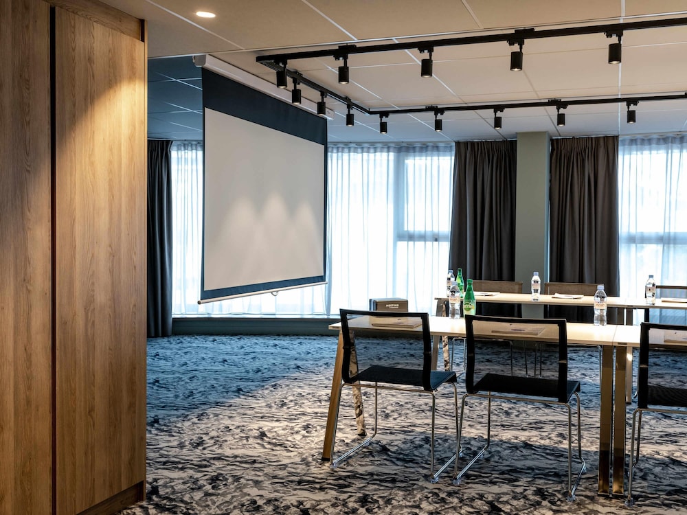 Novotel Angers Centre Gare 66/75