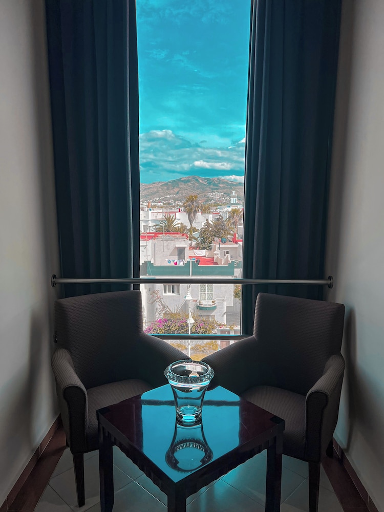 Dream S Hotel 27/37