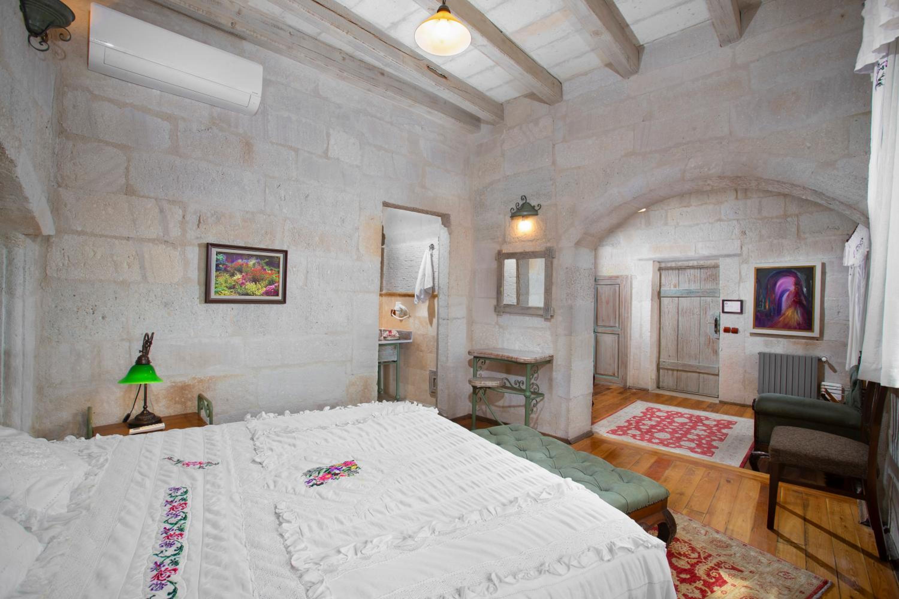Stone, Suite, King Bed