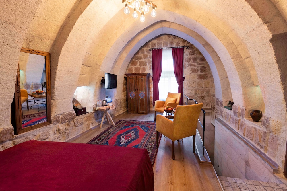Maron Stone House 27/50