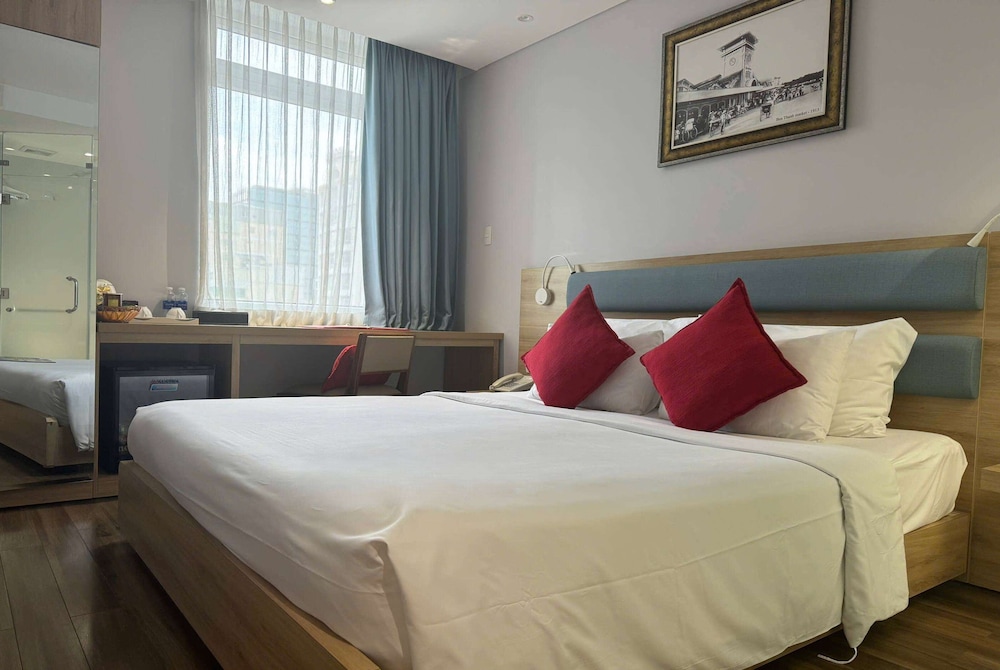 Adora Mira Hotel (formerly Ramada Encore By Wyndham Saigon D1) 10/50