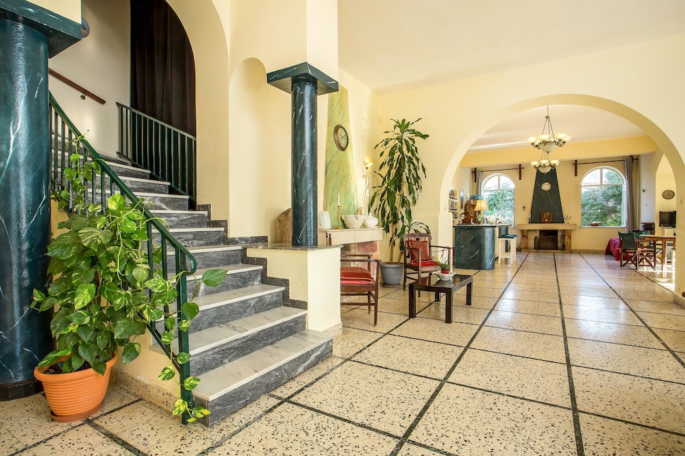 Alinda Hotel 5/42