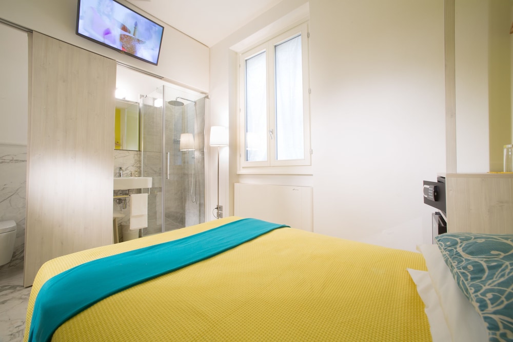 ROOM, SINGLE, SMALL