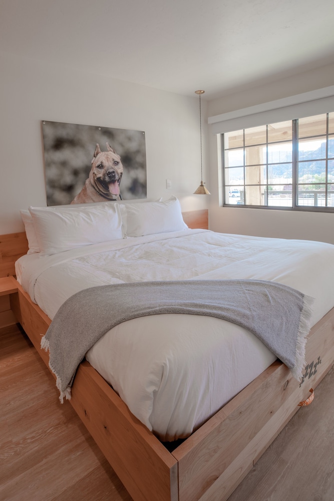 Suite, King and Twin Beds, Two Story