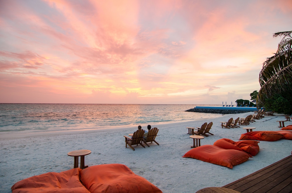 Summer Island Maldives 50/64
