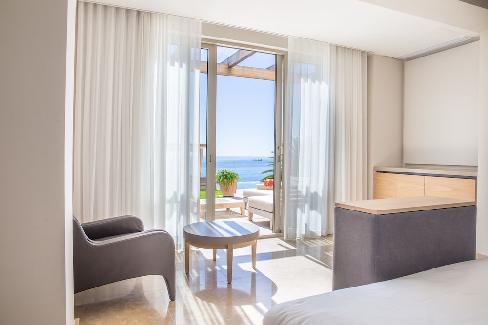 Compass House Boutique Hotel 33/48