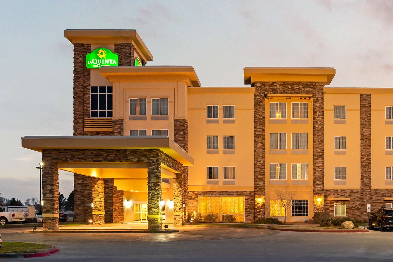 La Quinta Inn & Suites by Wyndham Pecos 2/62