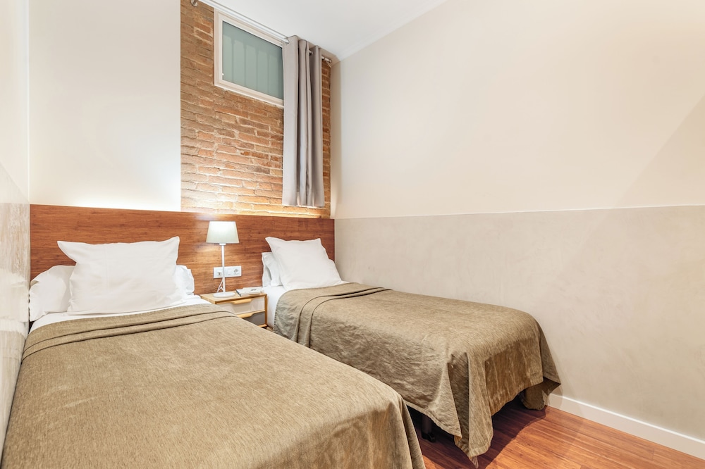 Fuster Apartments 8/50