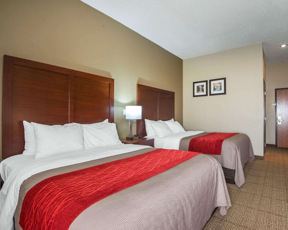 Spark by Hilton Grain Valley Kansas City 14/26
