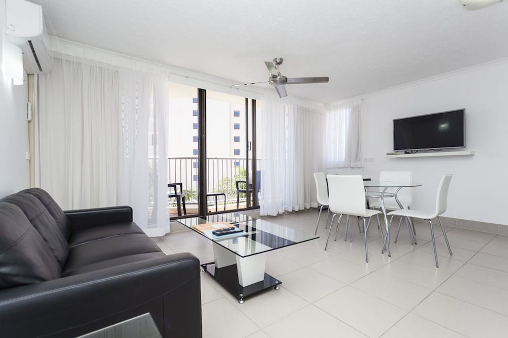 BEST WESTERN BROADBEACH TRAVEL INN APARTMENTS 32/70