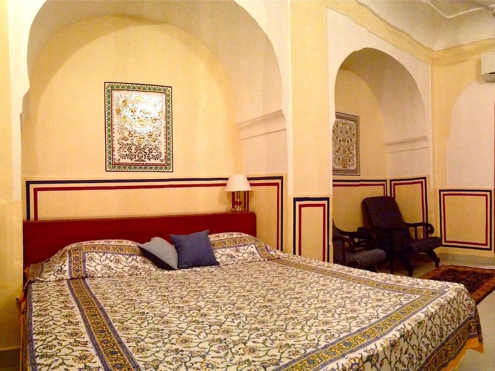 Khatu Haveli 26/61