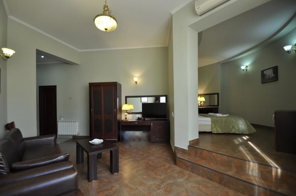 Hotel O. Galogre 52/64