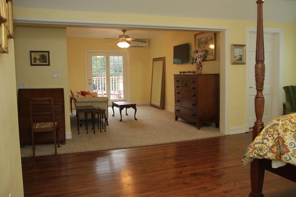 The Oaks Bed and Breakfast 38/60