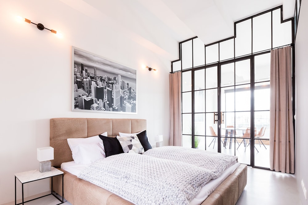 Loft Astoria 8/33