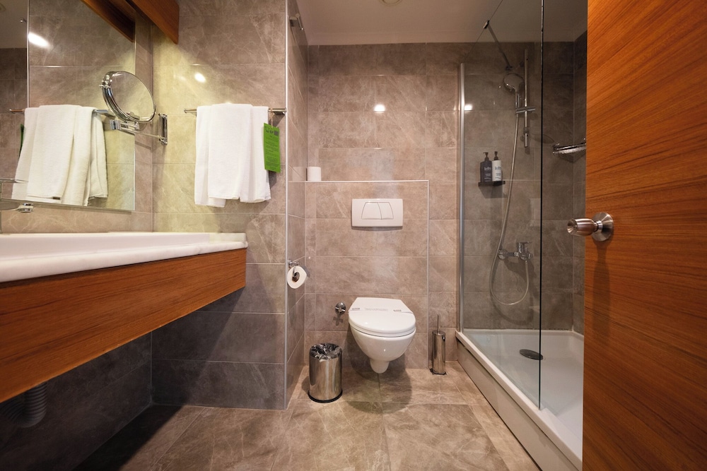 Parion Hotel 65/67