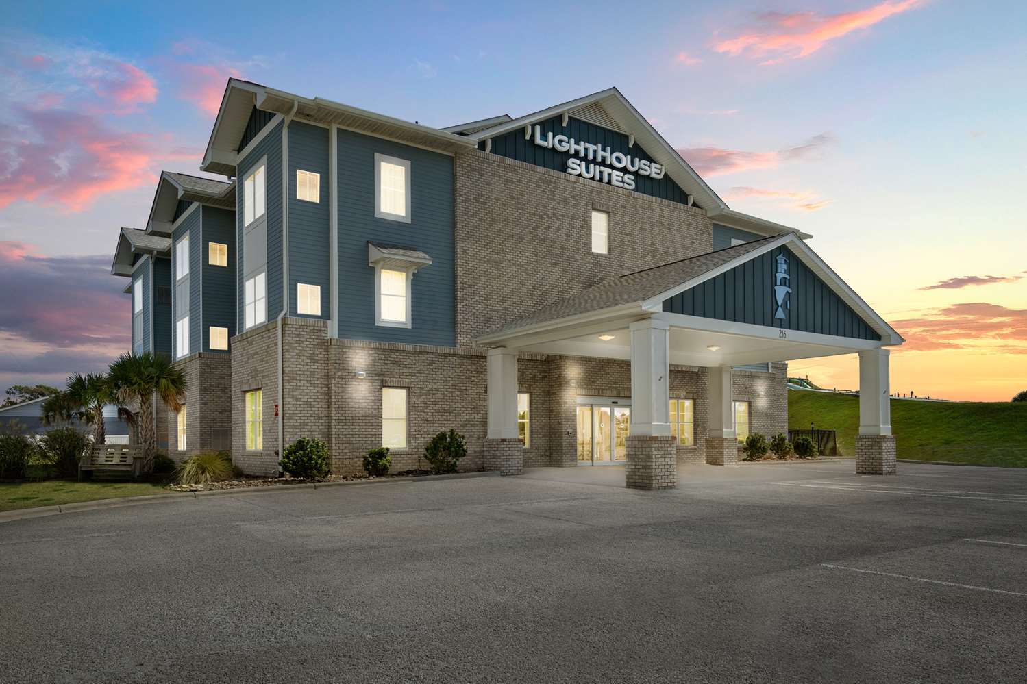 Lighthouse Suites Best Western Signature Collection 1/9