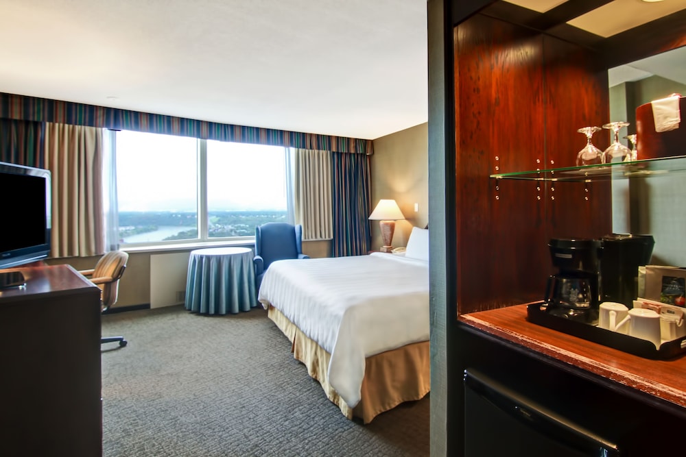 Chateau Lacombe Formerly Crowne Plaza Chateau Lacombe 11/67