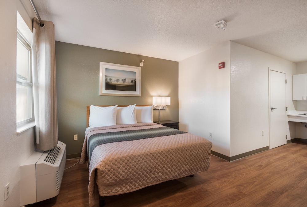 Birch Hill Suites Kansas City - Independence, Mo 11/24