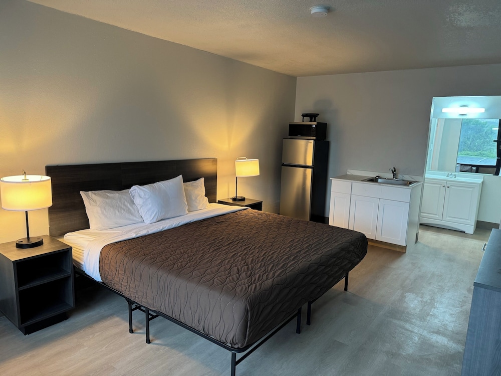SUPERIOR, STUDIO, KING BED