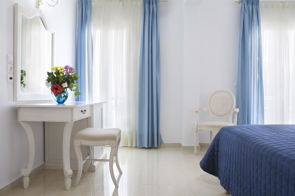 Kamari Hotel 22/73