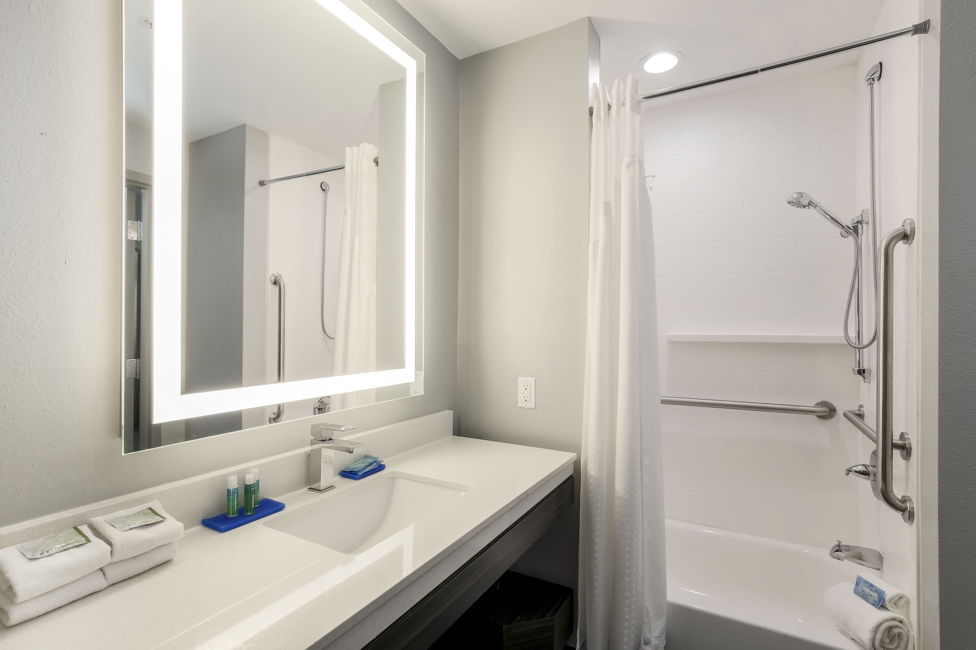 جناح بسرير كينج بغرفة نوم واحدة، Holiday Inn Express Suites Houston Se Airport Area 9/10